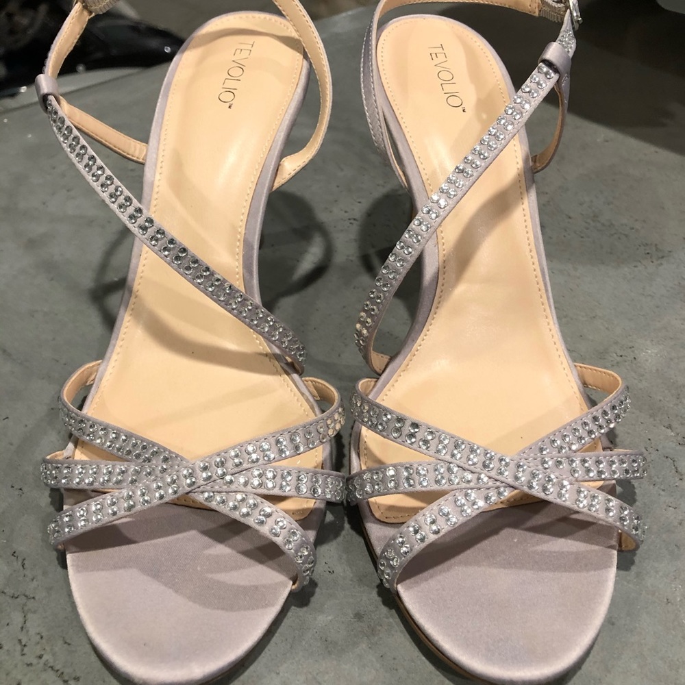 Grey dress shoes